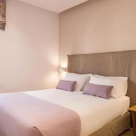 Avra Venetian Harbour Apartment *