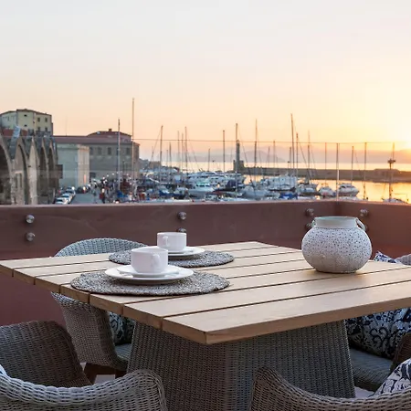 Avra Venetian Harbour * La Canea