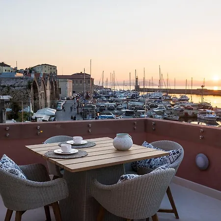 Avra Venetian Harbour * Chania (Crete)
