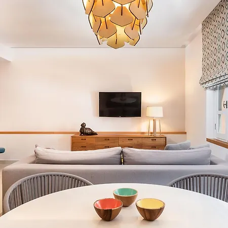 Avra Venetian Harbour Apartment