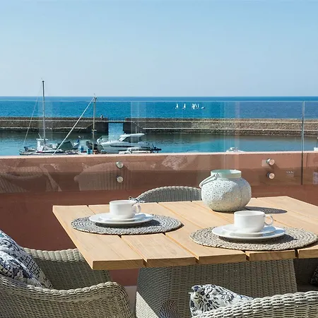 Avra Venetian Harbour * Chania (Crete)