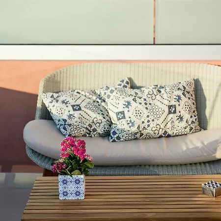 Avra Venetian Harbour Apartment *