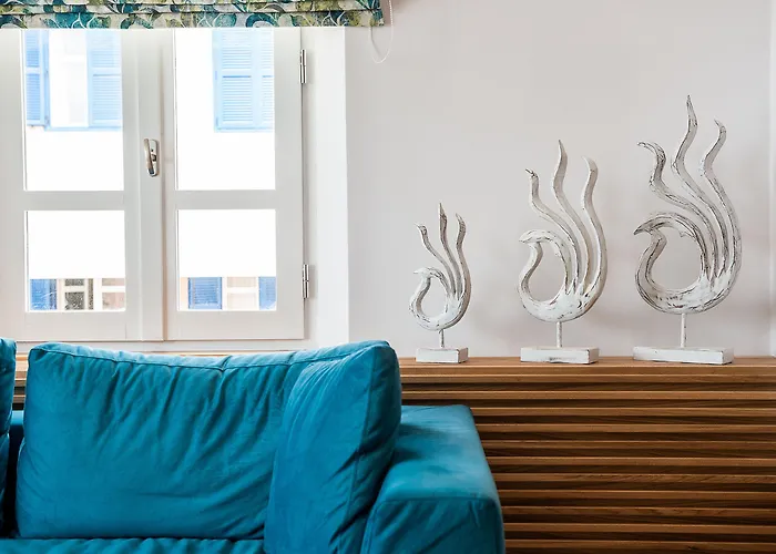 Avra Venetian Harbour La Canea