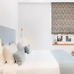 Avra Venetian Harbour Daire Hanya