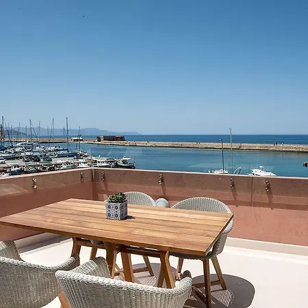 Avra Venetian Harbour * Chania (Crete)