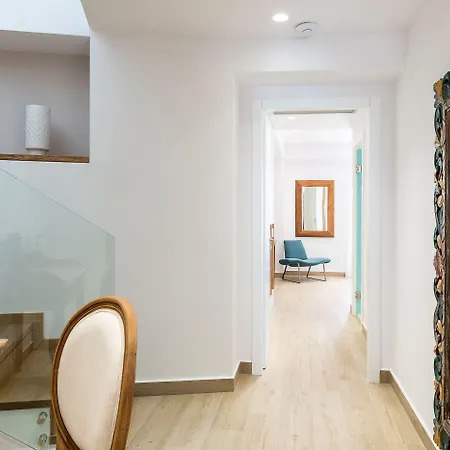 Avra Venetian Harbour Apartament