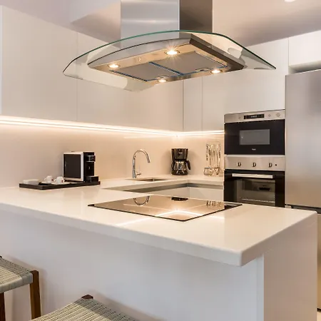 Avra Venetian Harbour Apartment