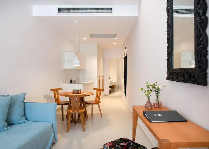 Avra Venetian Harbour Chania (Crete)