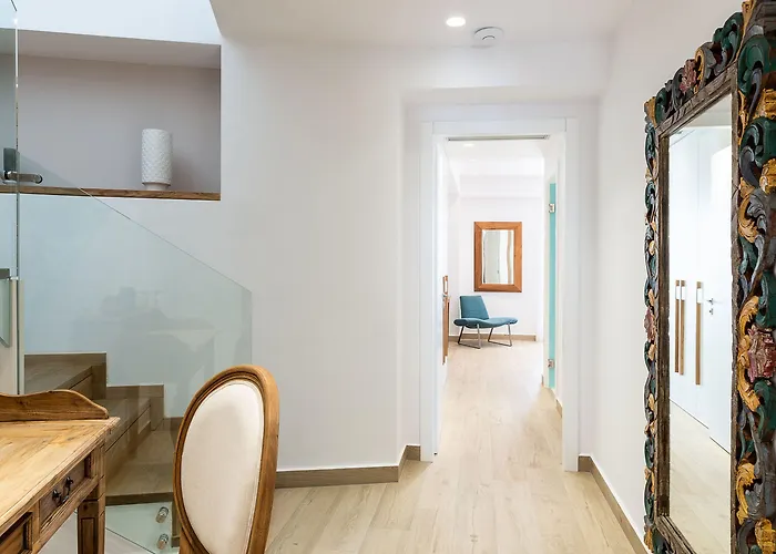 Avra Venetian Harbour Apartament