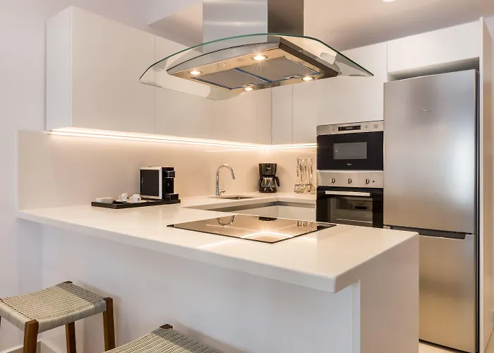 Avra Venetian Harbour Apartament