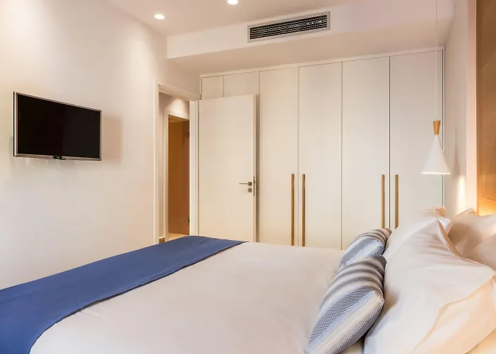 Avra Venetian Harbour Ханья